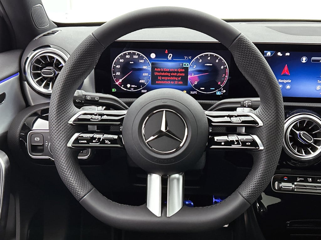 Mercedes-Benz A-Klasse 180 business solution amg | nightpakket | amg line p