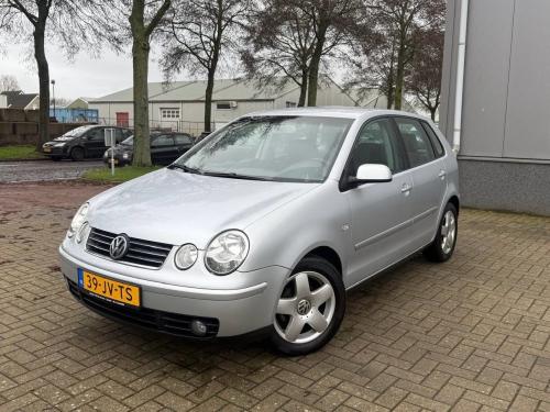 Volkswagen Polo 1.4-16V Highline 142.410km
