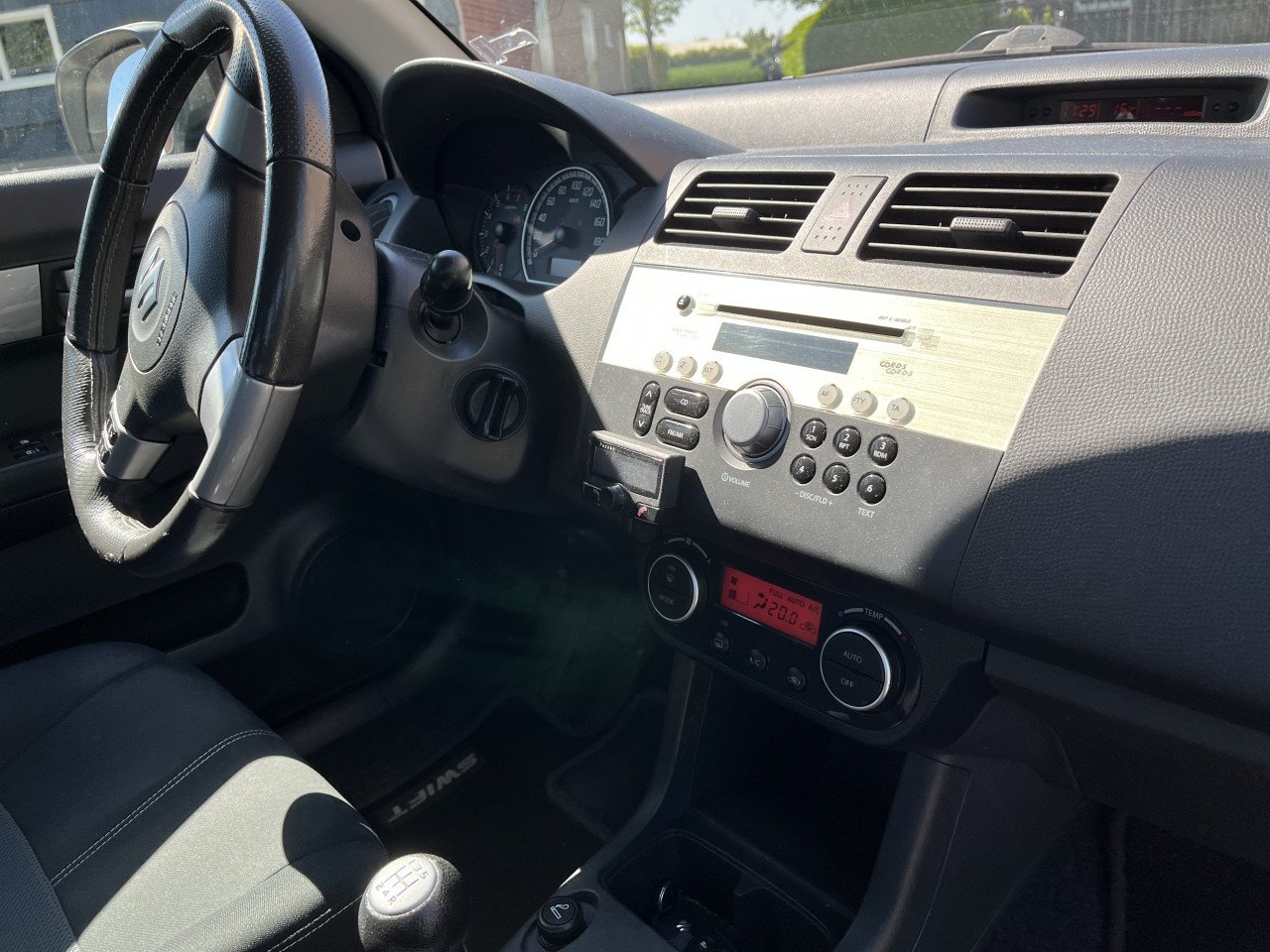 Suzuki Swift 1.3 bandit met weinig kilometers
