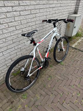 Trek 4900