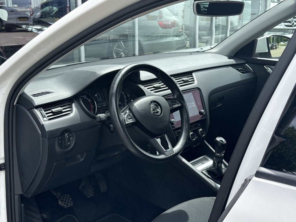 Skoda Octavia combi 1.0 tsi ambition business | nl-auto | navi | carplay | 