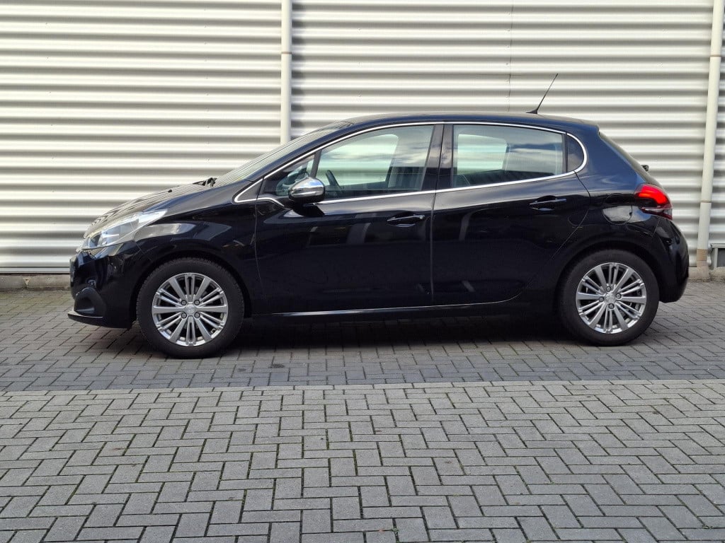 Peugeot 208 110 allure automaat eat6 nav/clima/cam/lmv