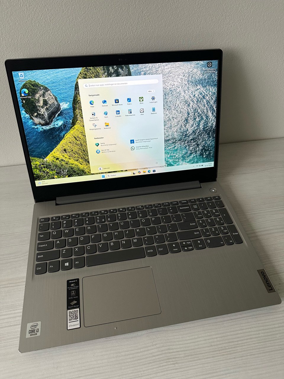Lenovo IdeaPad 3 / Intel Core i3 / 10de generatie / 8GB ram / Windows 11 /