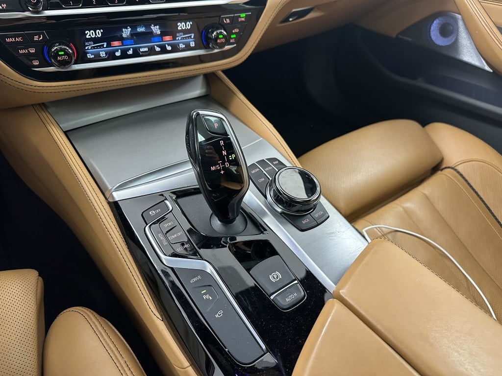 BMW 5 Serie 530e m-sport high exe. | bowers & wilkins | softclose | massage