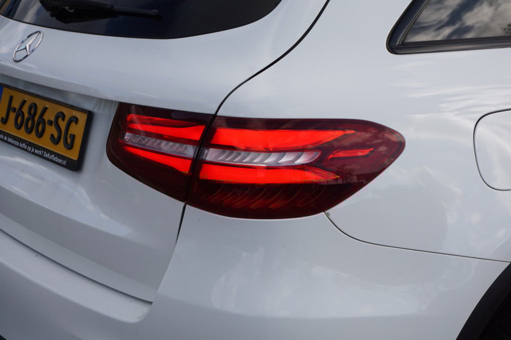 Mercedes-Benz Glc 300 4matic l amg line l 245 pk l panoramadak l burmester 