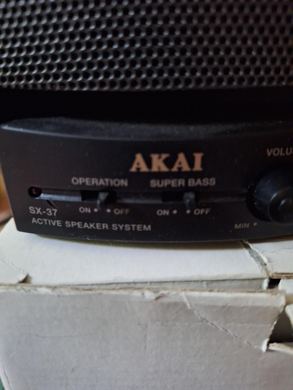 Kleine Speakers Akai