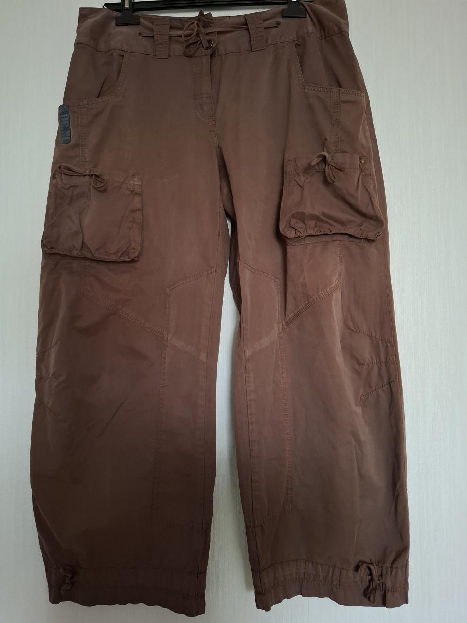Didi broek met extra zakken en strikdetails. Bruin. Maat 44. Gedragen.