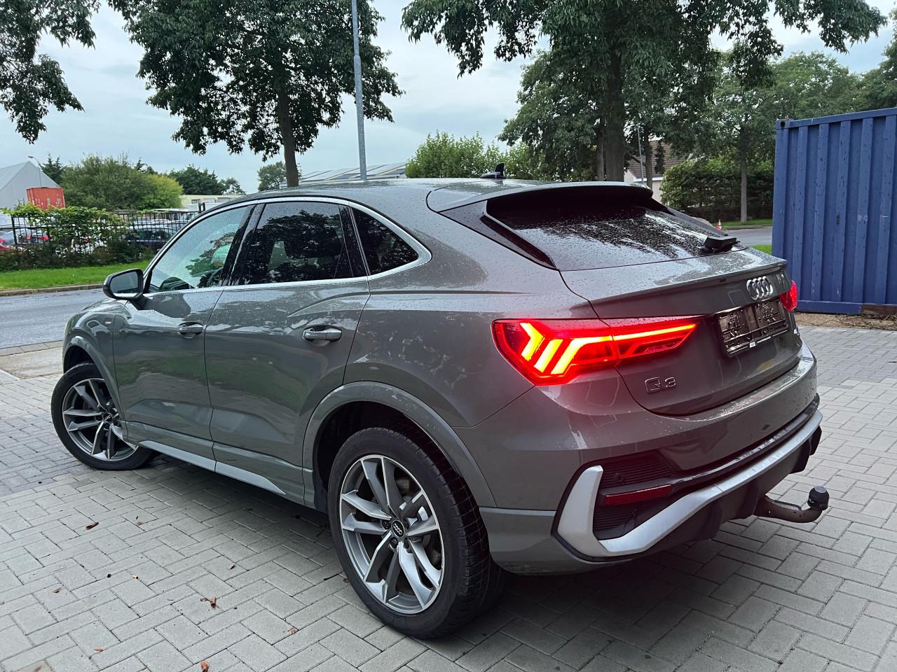 Audi Q3 Sportback 45TFSI S-Line Quattro Matrix