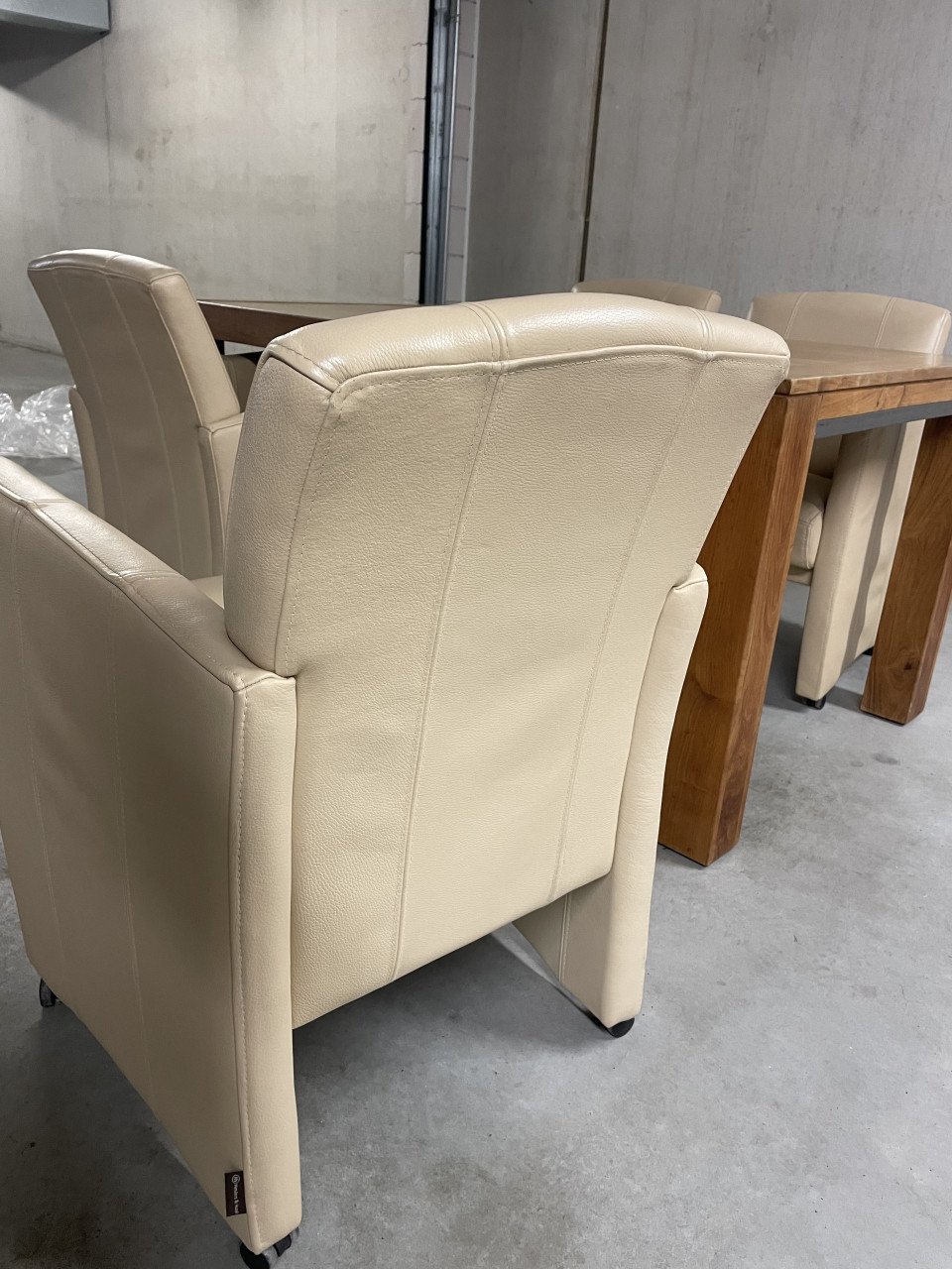 Tafel en stoelen