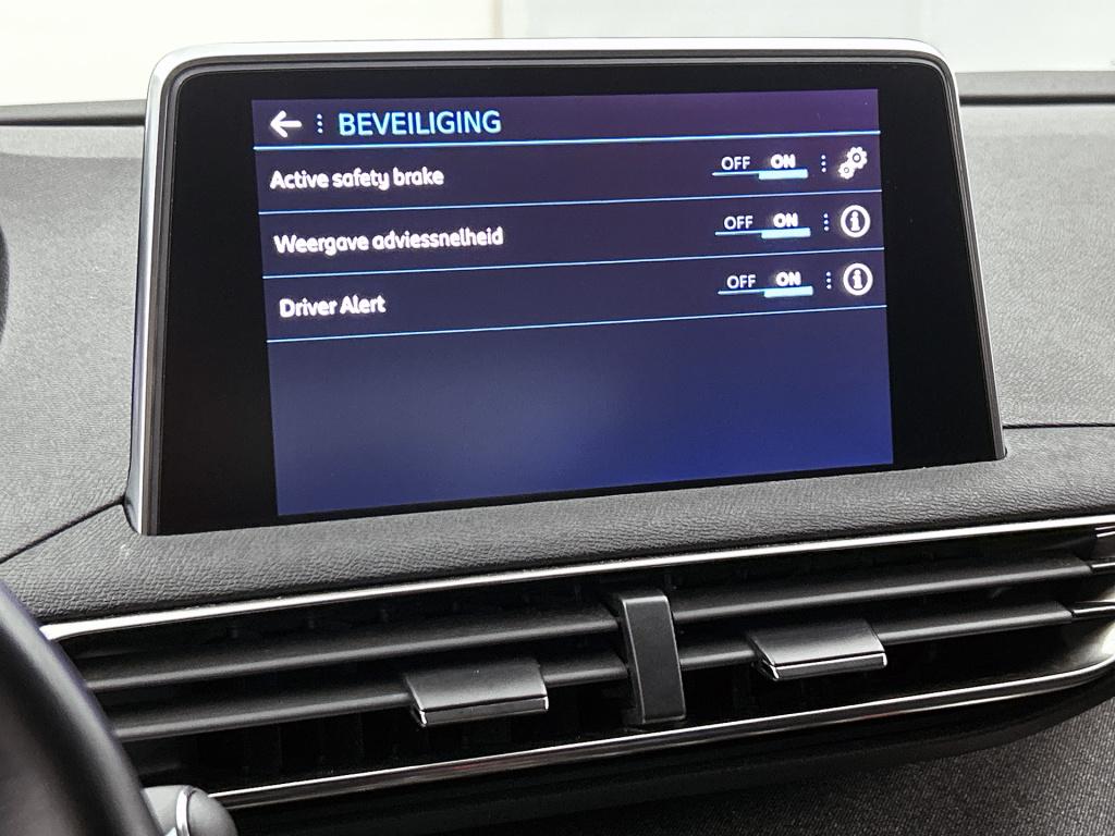 Peugeot 3008 1.2 puretech blue lease premium avantage