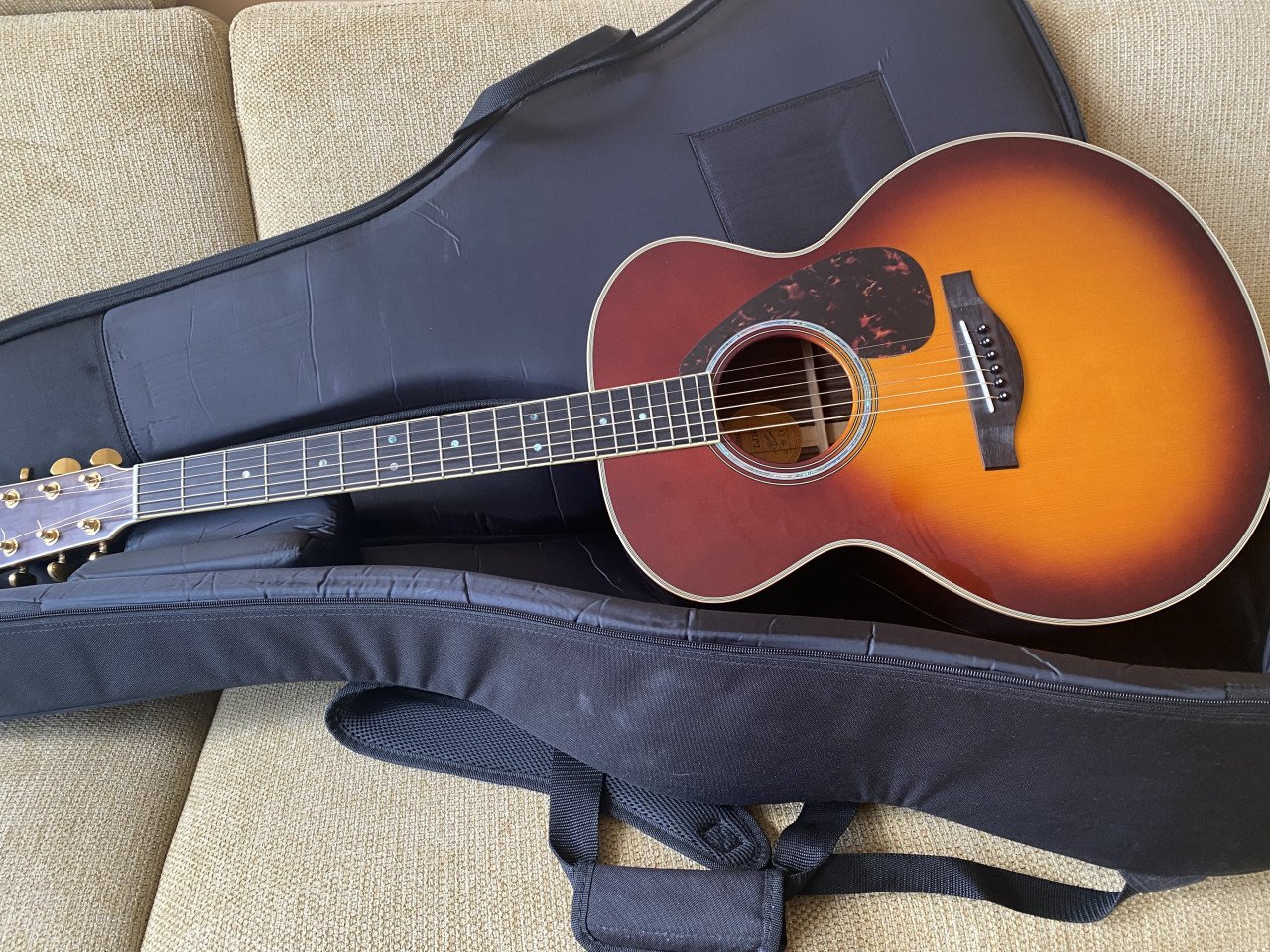 Yamaha LJ16 Sunburst
