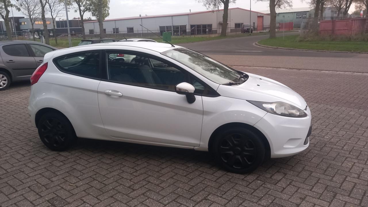Ford FIESTA 1.25 limited 3deurs bj:2009 apk 11-2026 i.z.g.st