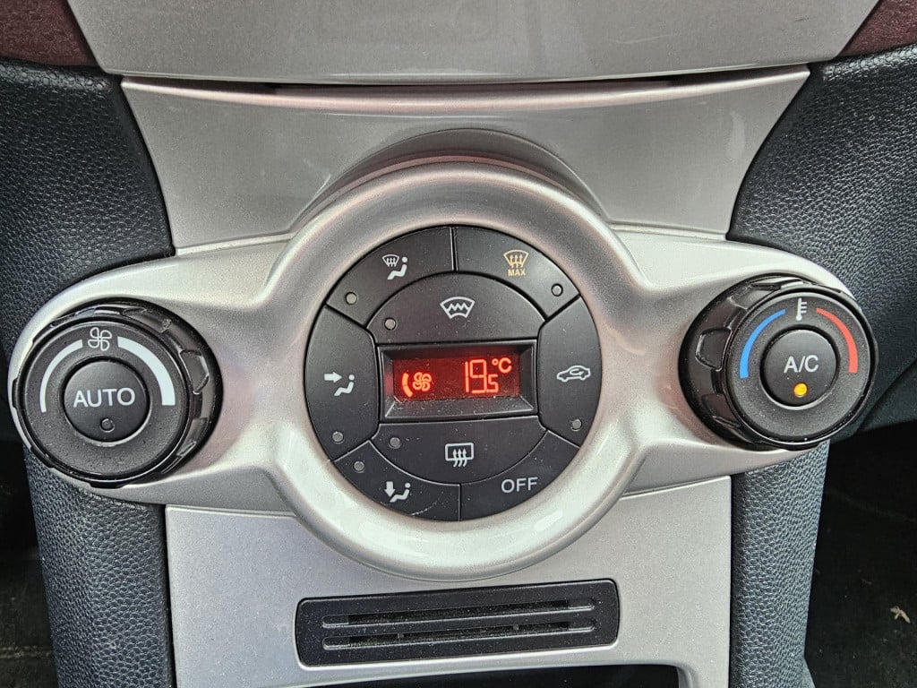 Ford Fiesta 1.25 titanium
