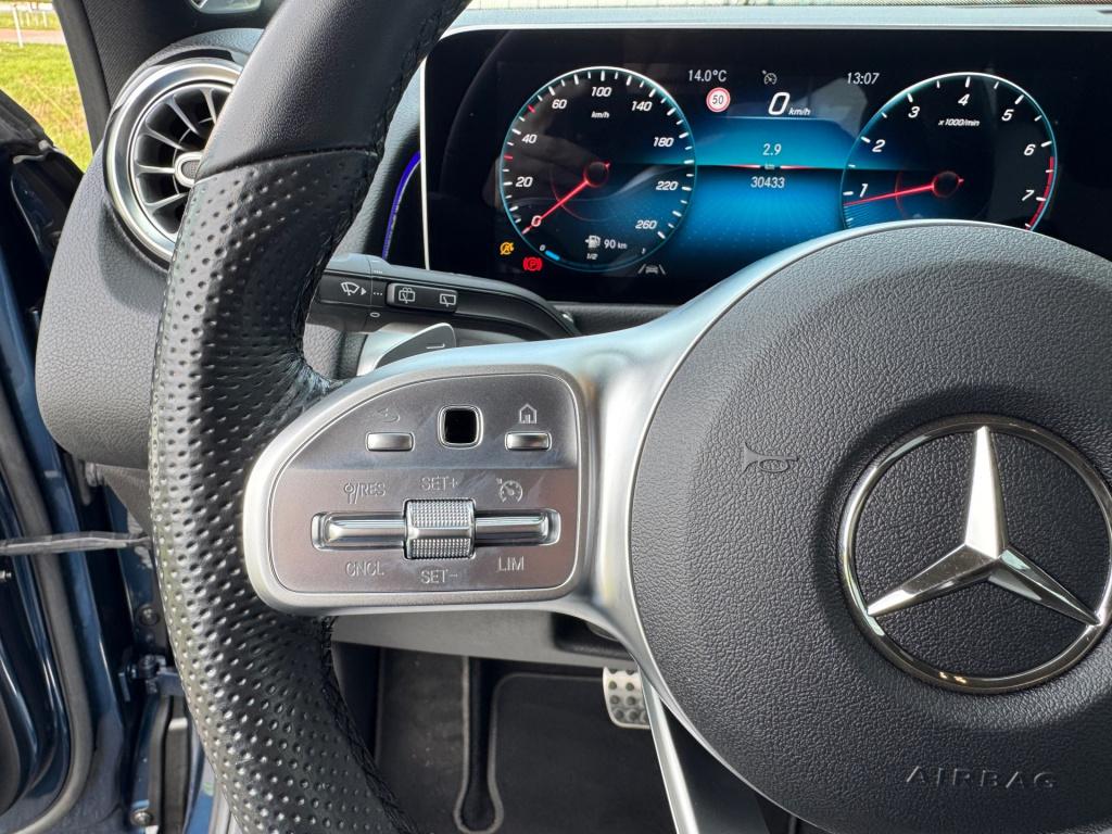 Mercedes-Benz 200-klasse glb amg night-pakket automaat , wegklapbare trekha