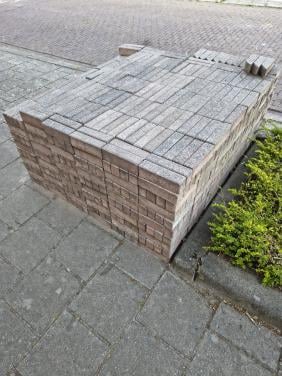Te koop: Straatstenen 5x20cm Rood genuanceerd