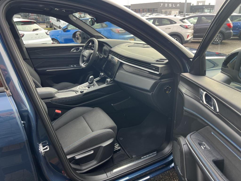 Lynk & Co 01 1.5 261pk phev , 360gr camera , pano dak , stuur en stoel verw