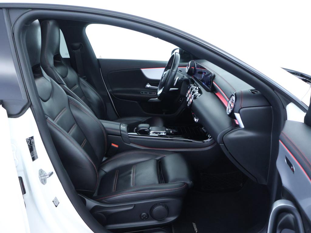 Mercedes-Benz Cla 200 business solution amg | panoramadak | trekhaak | amg-