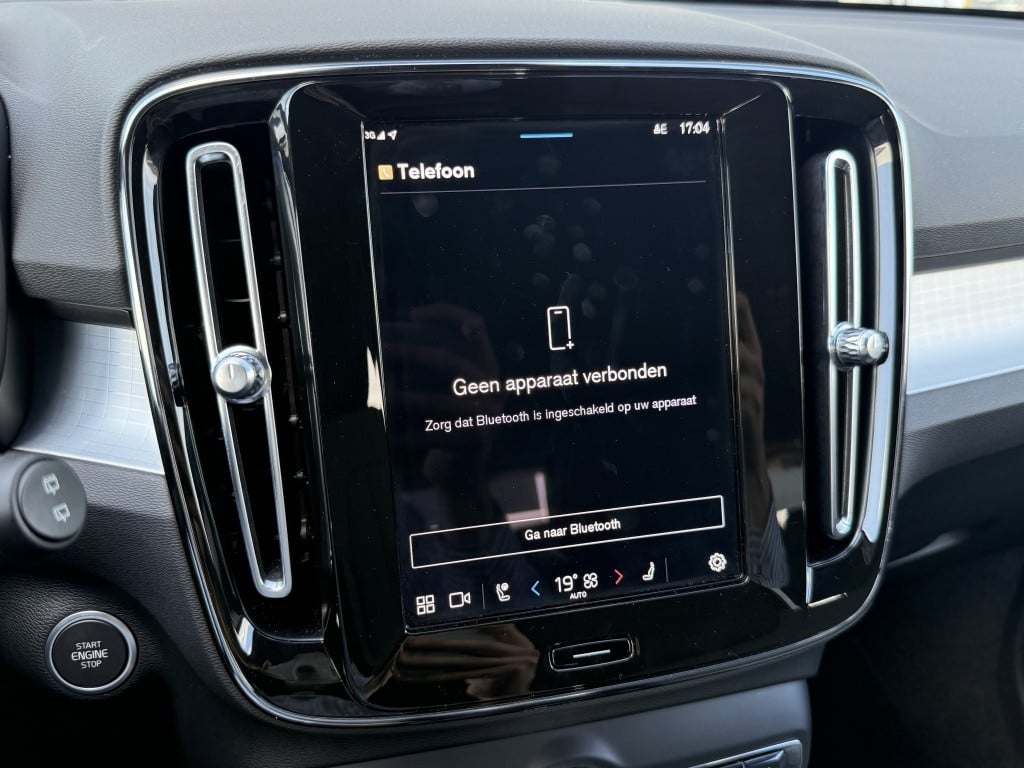 Volvo XC40 b4 197pk plus dark |adap.cruise| trekhaak | camera| elektrische