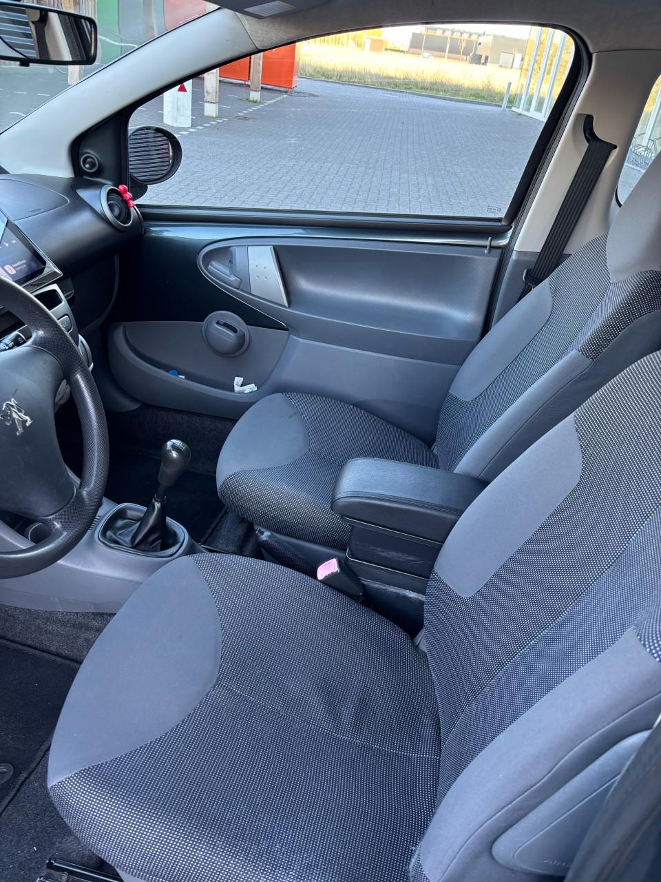 Peugeot 107 1.0 12V 3DR 2006 Grijs