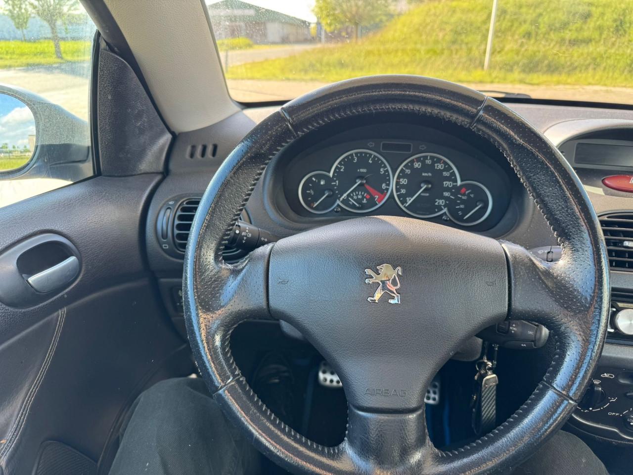 Peugeot 206 Cabrio 136 PK