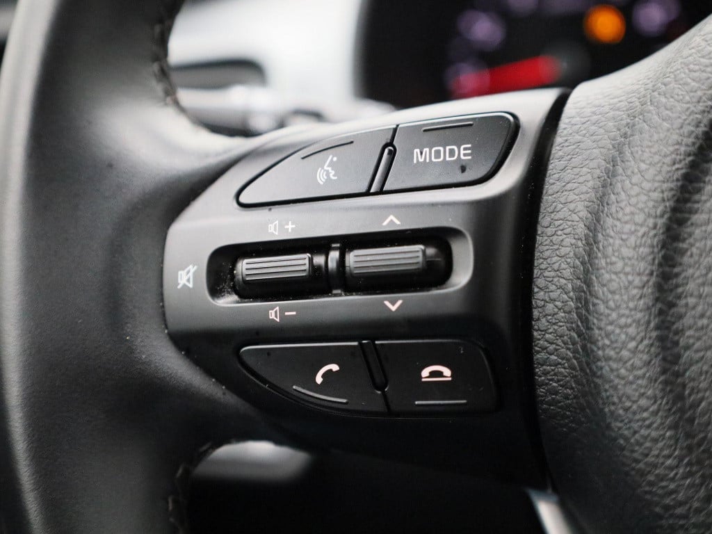 Kia Stonic 1.2 urban edition | lmv | parkeer sensoren | bluetooth | apple c