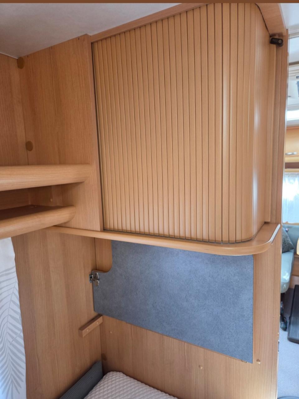 TEC 470 TE caravan 2006 enkele bedden