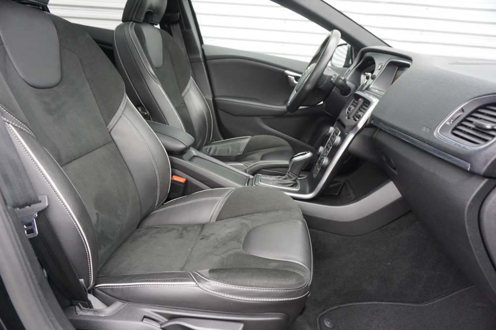 Volvo V40 1.5 t3 polar+ sport automaat / climate / navi / cruise / lane ass