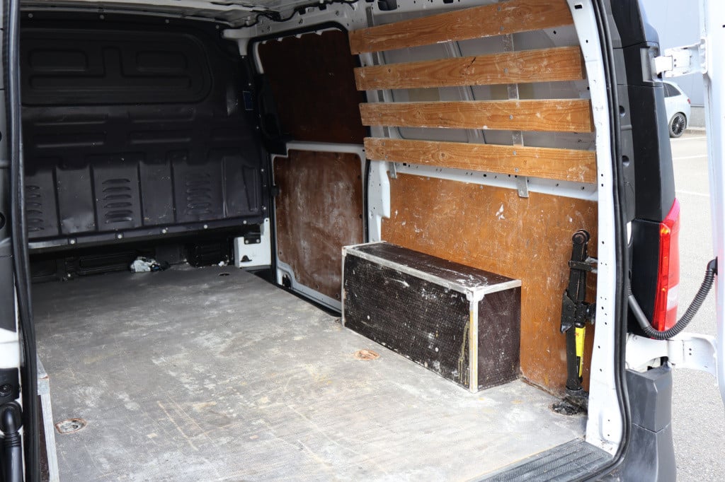 Mercedes-Benz Vito 114 cdi lang l betimmerd i airco l navi l deuren achter 