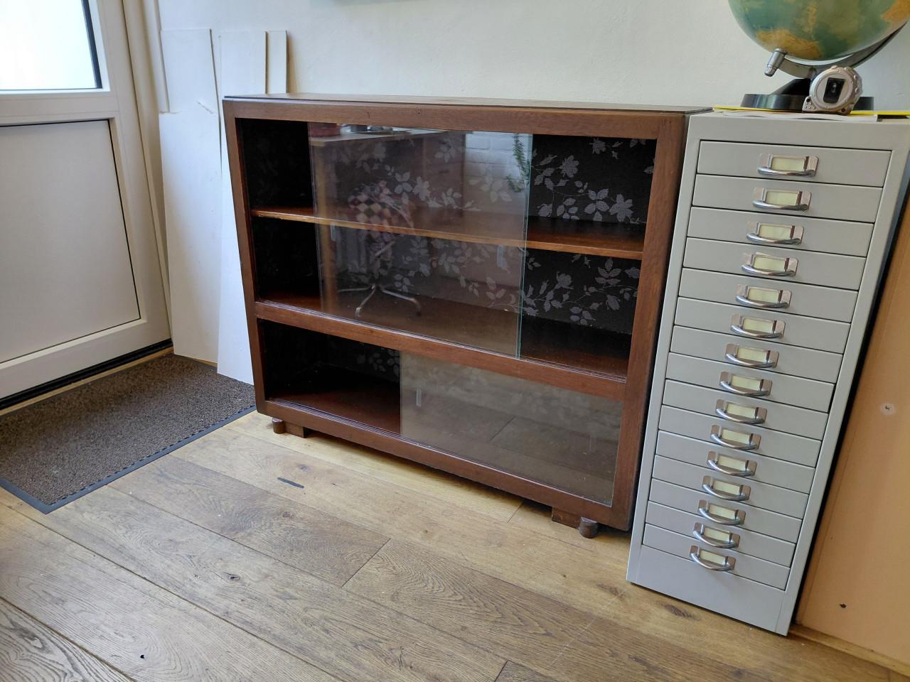 Vitrine- Boekenkastje