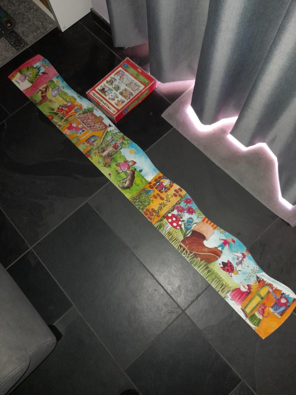 Vloerpuzzel 24 stukjes. gratis af te halen.
