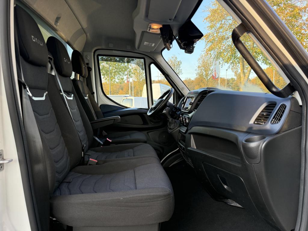 Iveco Daily 35c18h 3.0 410 bakwagen met laadklep | vol opties | trekhaak | 