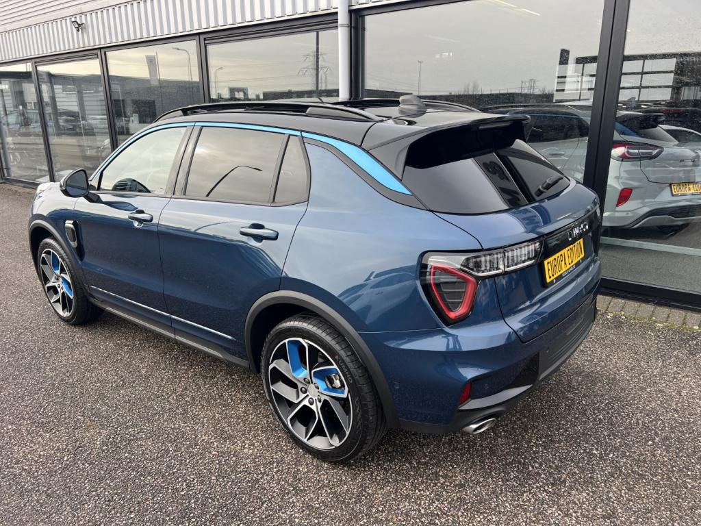 Lynk & Co 01 1.5 261pk phev , 360gr camera , pano dak , stuur en stoel verw