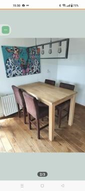 Bartafel met 4 krukken