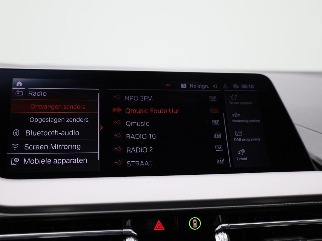 BMW 1 Serie 118i business edition | automaat | apple carplay / android auto