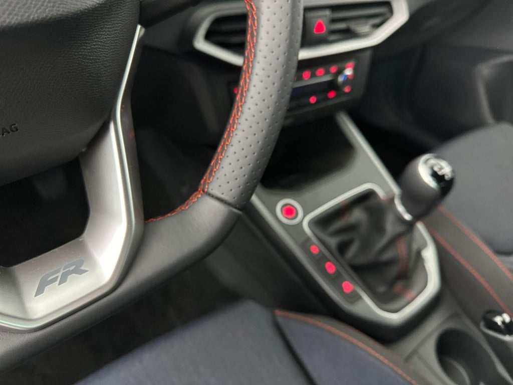 Seat Arona fr business connect 1.0 70 kw / 95 pk ecotsi suv 5