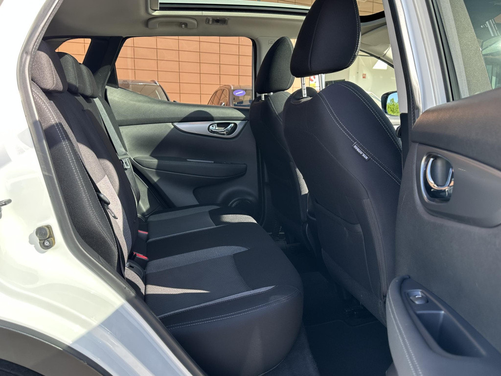 Nissan Qashqai 1.3 dig-t n-connecta trekhaak |design pack | panoramadak | a
