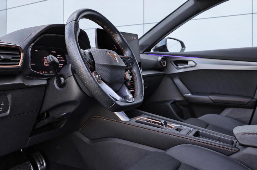 Cupra Formentor 1.5 tsi e-hybrid business 204pk dsg6
