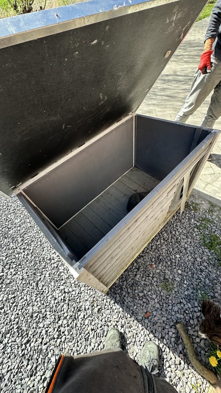 Houten hondenhok