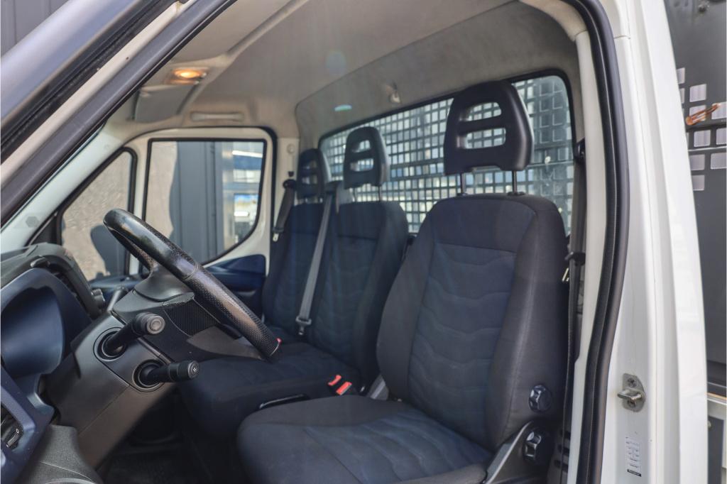 Iveco Daily 35s14 2.3 375 a8 aut open laadbak 410cm i trekhaak i standkache