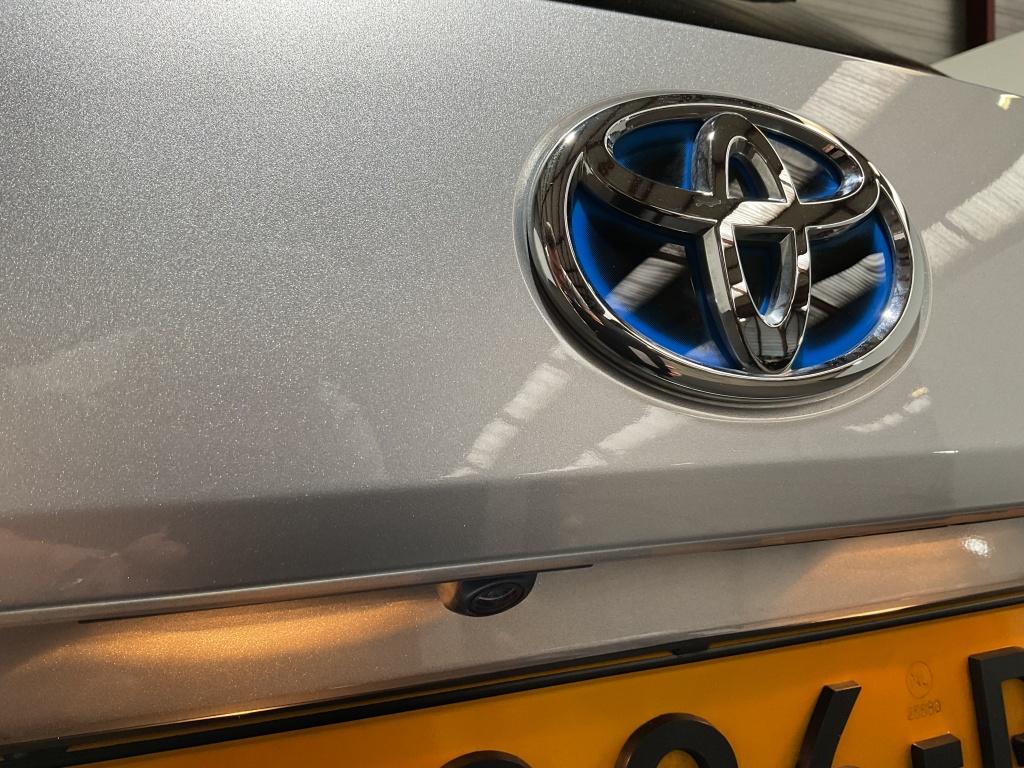 Toyota Corolla Touring Sports 1.8 hybrid executive | navi | bi-tone | camer