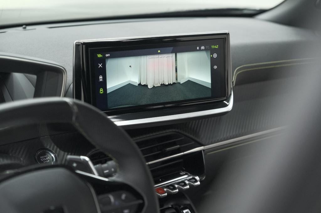 Peugeot 2008 puretech 130 eat8 gt | camera | parkeersensoren | apple carpla