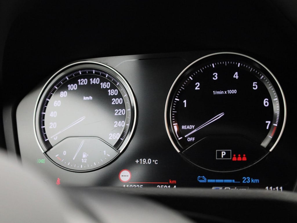 BMW X1 xdrive25e executive | automaat | lmv | parkeer sensoren | camera | c