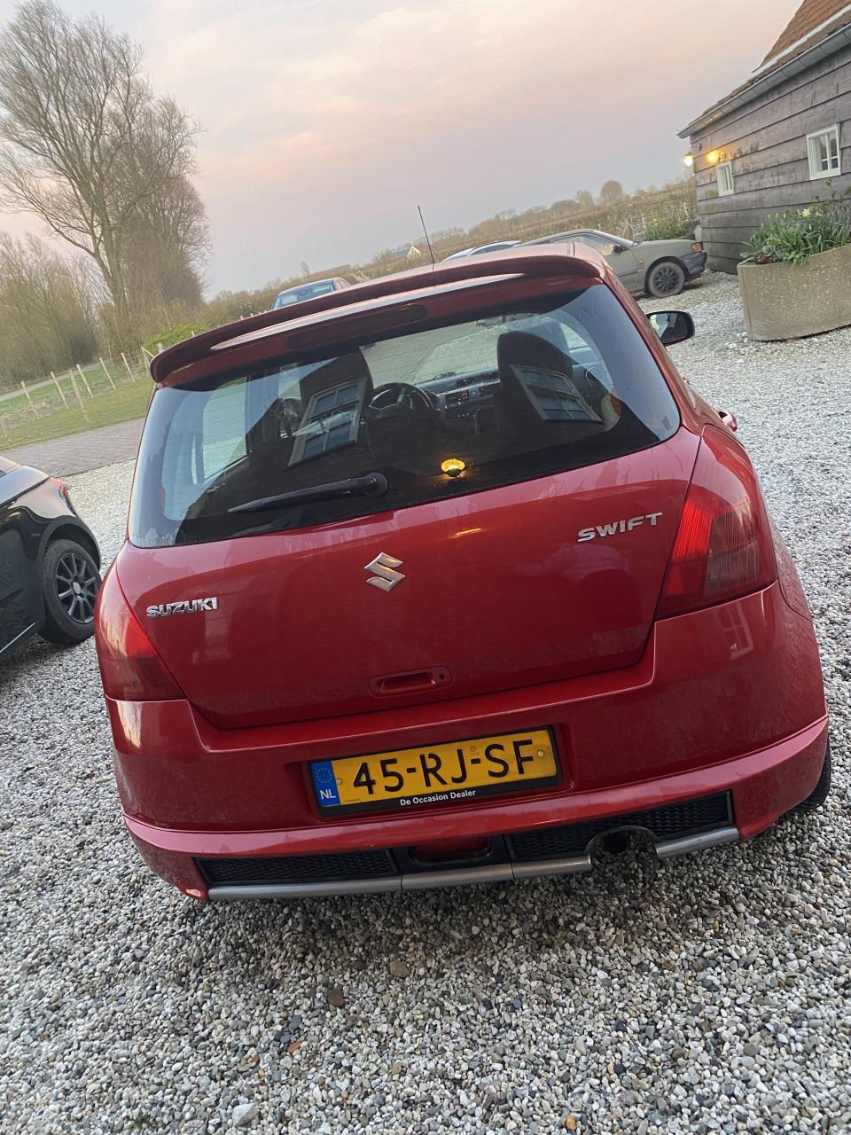 Sportieve Suzuki Swift 1.5 5 deurs 2005
