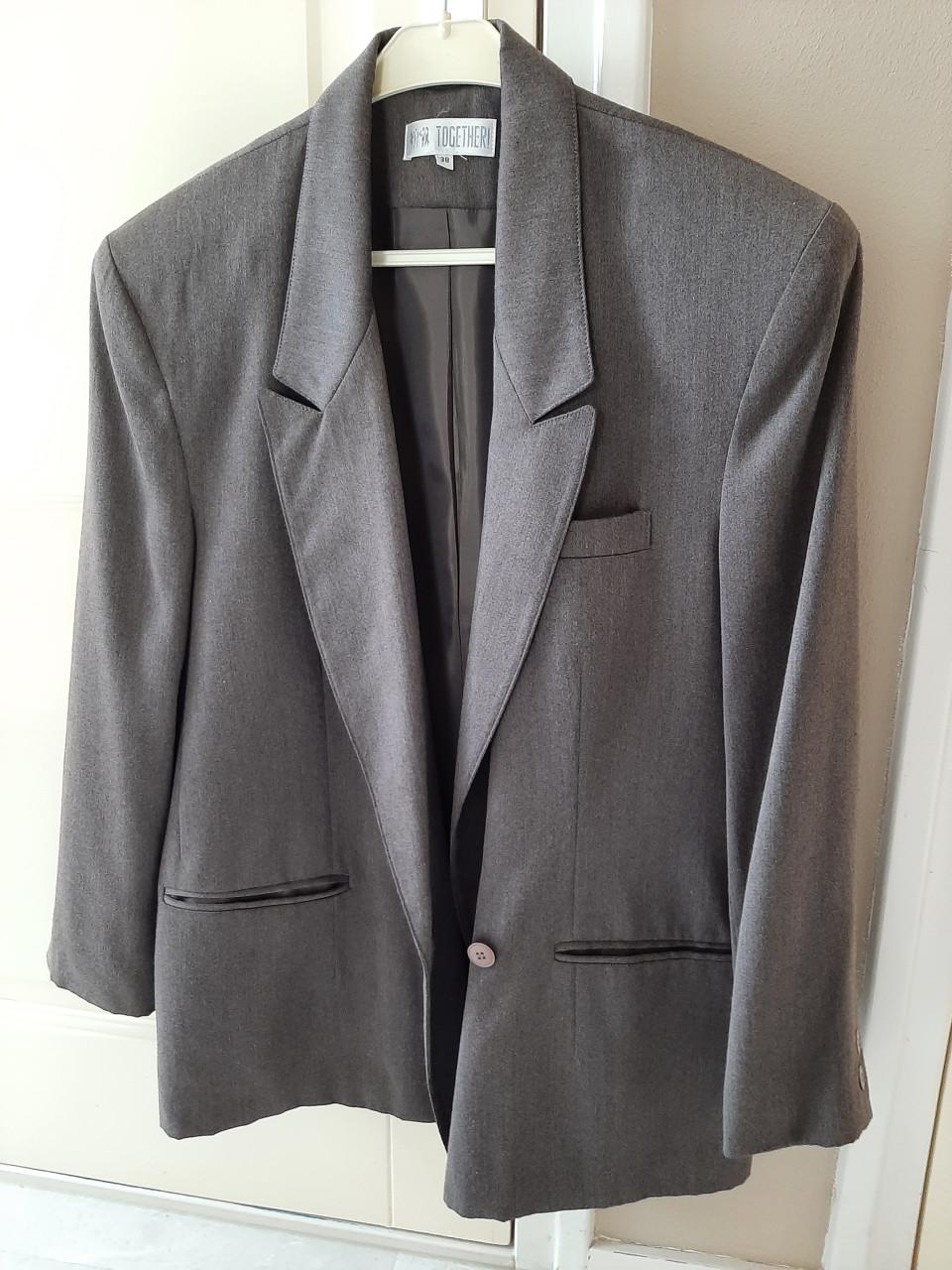 COLBERT MET SCHOUDERVULLING - MAAT 38