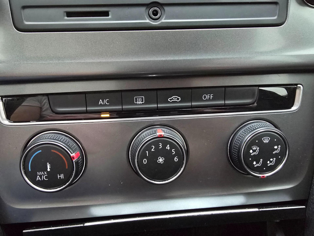 Volkswagen Golf occasion 1.2 tsi black edition met cruisecontrol en dikke v