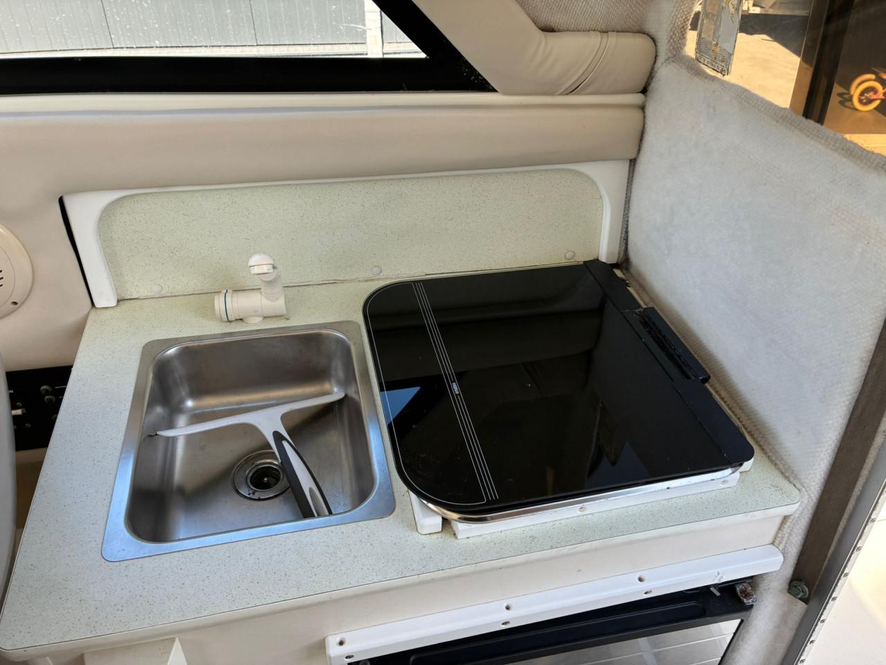 Kajuitboot met 190 pk binnenboord en trailer