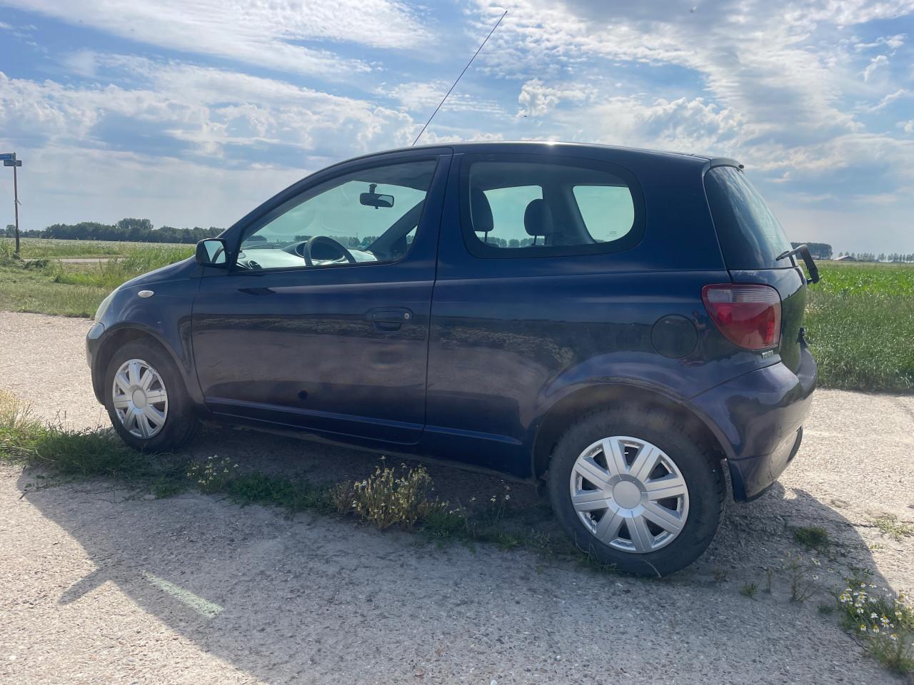 Toyota Yaris 1.0 16V Vvti 3DR 2001 Blauw