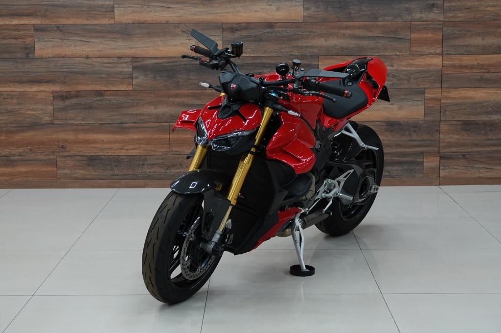 Ducati Streetfighter tour v4 s | akrapovic | carbon |