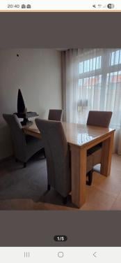 Eettafel met 4 stoelen