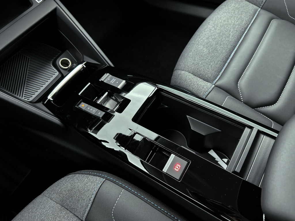 Citroen C4 X hybrid 136 pk automaat business | stoelverwarming